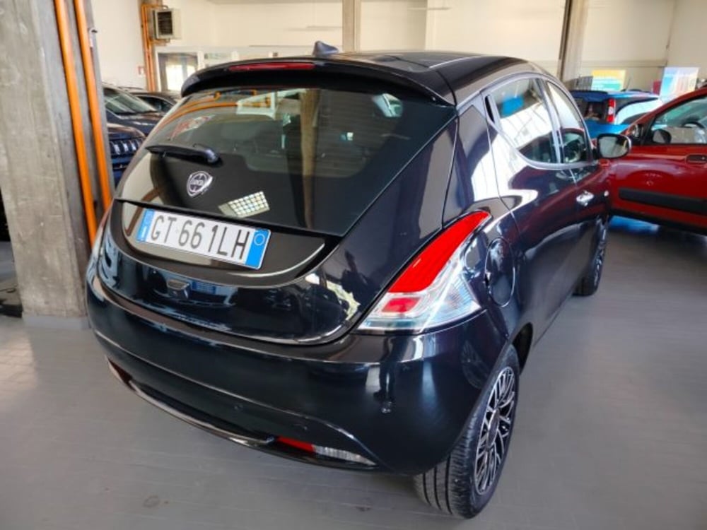 Lancia Ypsilon usata a Forlì-Cesena (6)