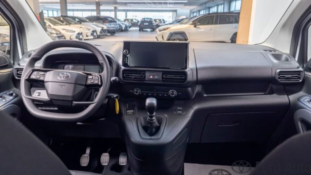 Toyota Proace City Verso nuova a Padova (8)