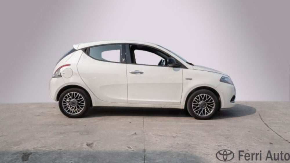 Lancia Ypsilon usata a Padova (3)