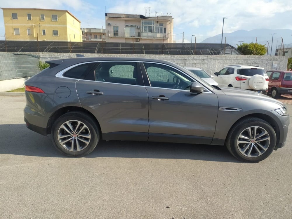 Jaguar F-Pace usata a Napoli (3)