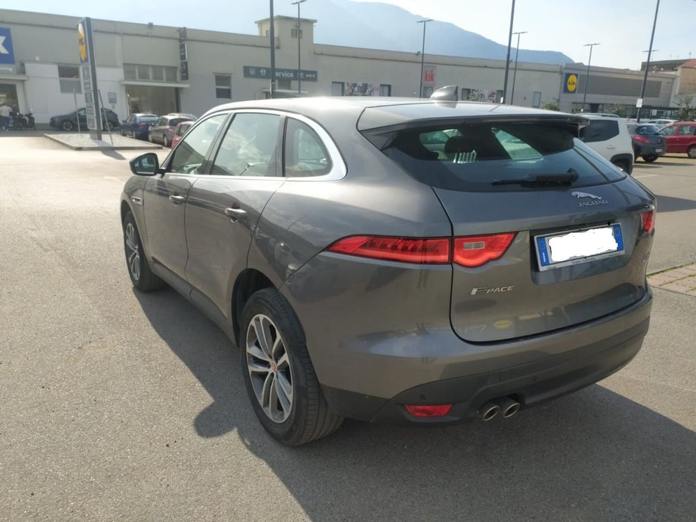 Jaguar F-Pace usata a Napoli (9)