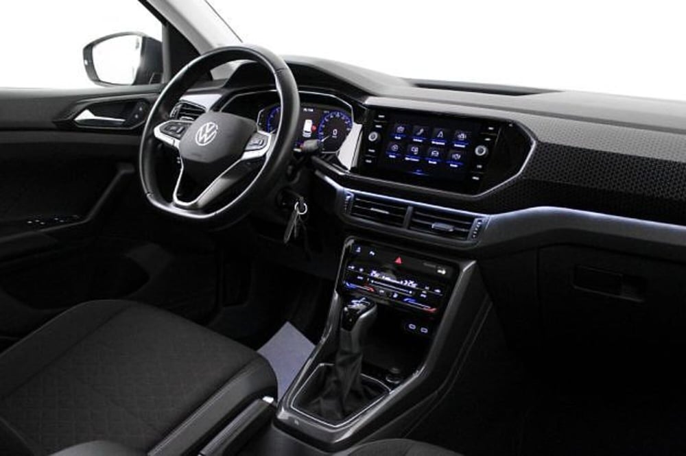 Volkswagen T-Cross usata a Novara (6)