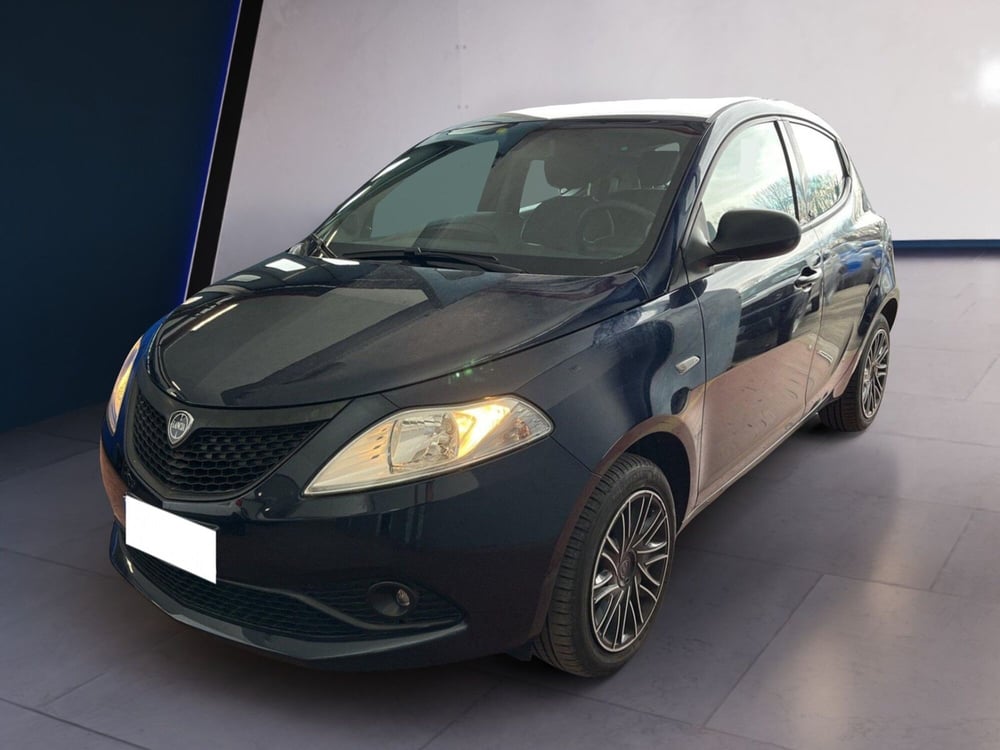 Lancia Ypsilon usata a Torino (2)