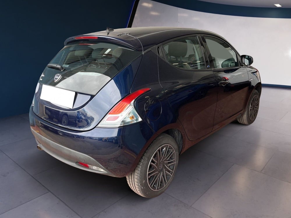 Lancia Ypsilon usata a Torino (4)