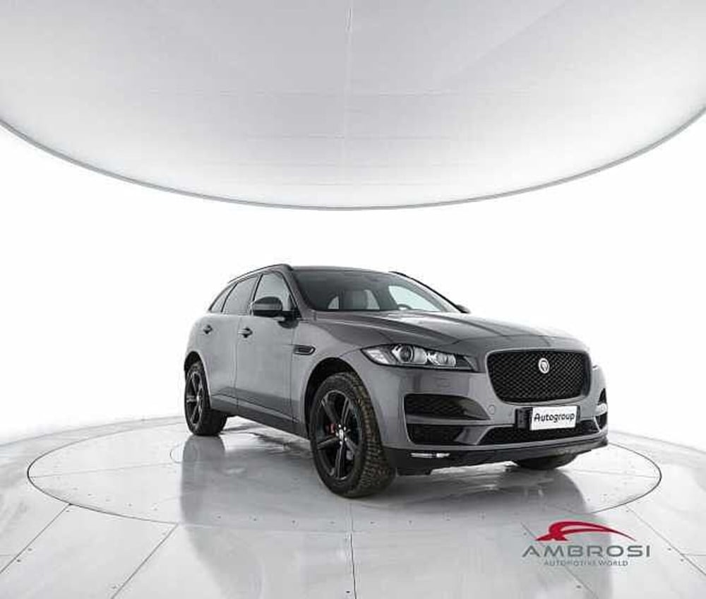 Jaguar F-Pace usata a Viterbo (2)