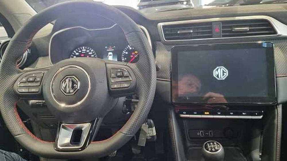 Mg ZS nuova a Milano (7)