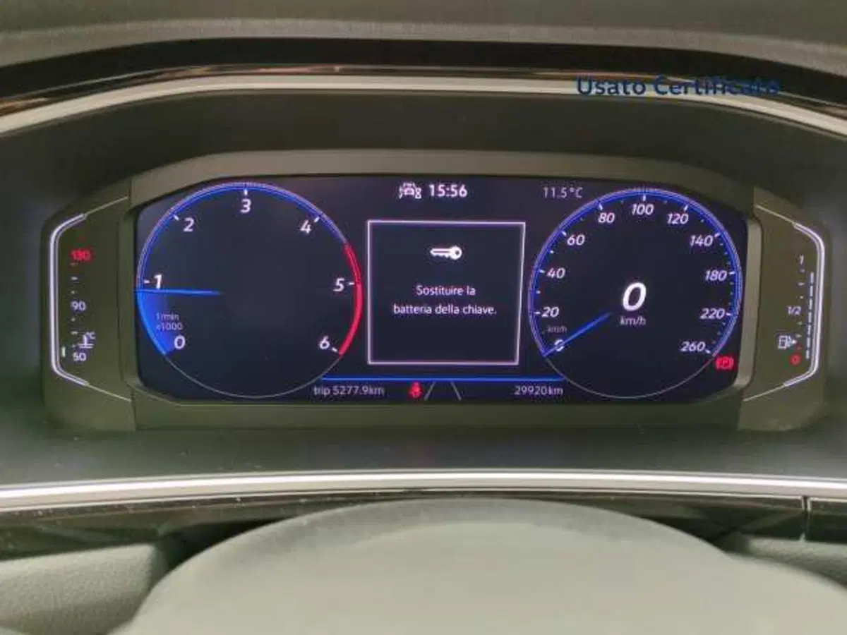 Volkswagen T-Roc usata a Avellino (17)