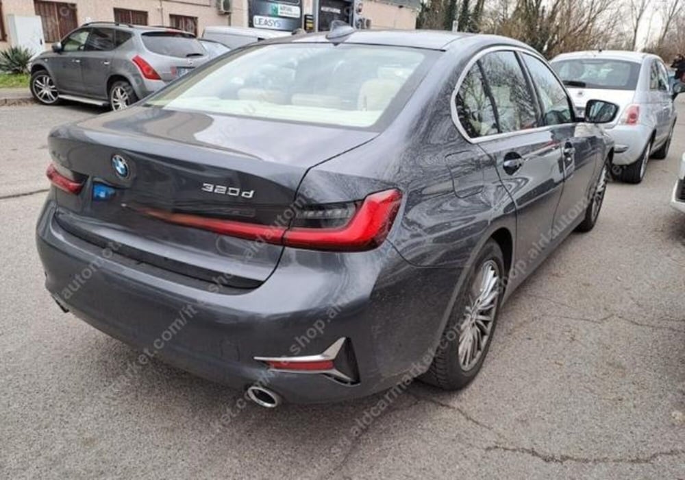 BMW Serie 3 usata a Lecce (2)