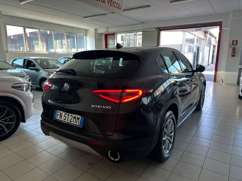 Alfa Romeo Stelvio usata a Napoli (5)