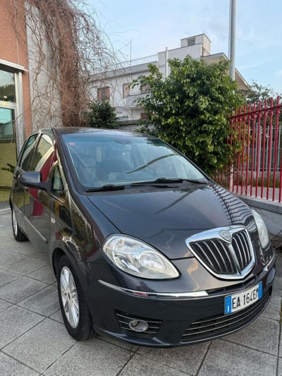 Lancia Musa 1.3 Mjt 95 CV DFN Gold del 2010 usata a Castellammare di Stabia