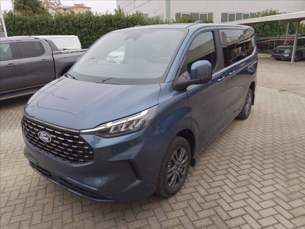 Ford Tourneo Custom nuova a Milano (4)