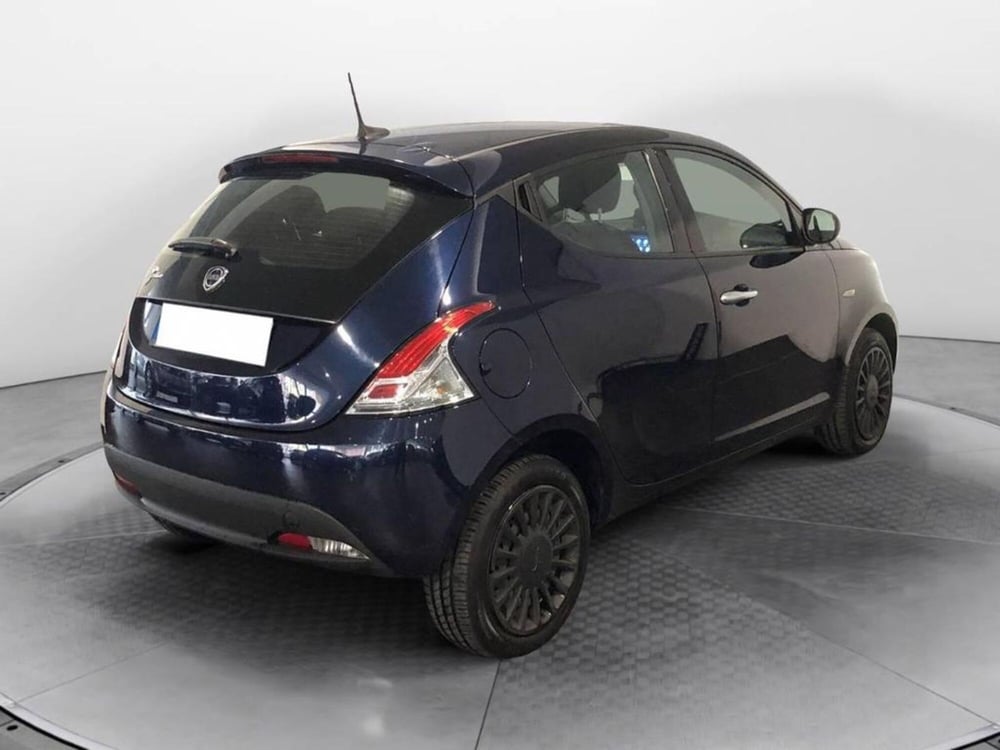 Lancia Ypsilon usata a Torino (4)