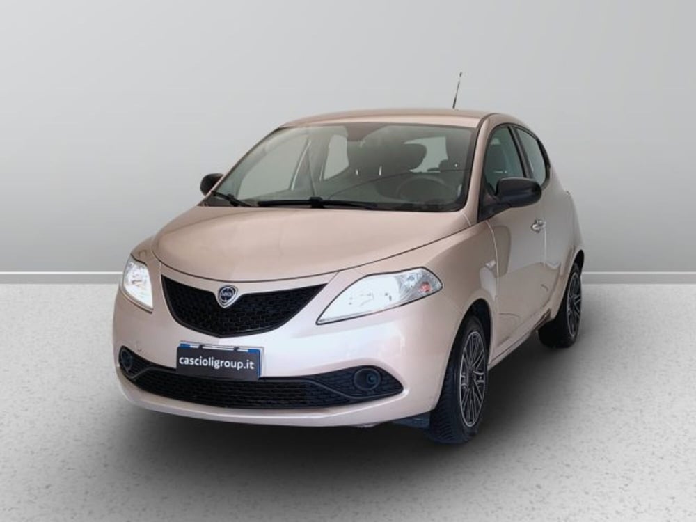 Lancia Ypsilon usata a Teramo