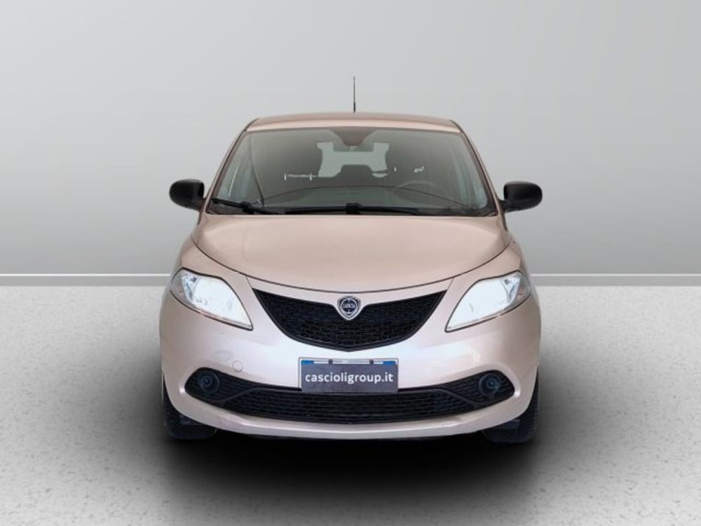 Lancia Ypsilon usata a Teramo (2)