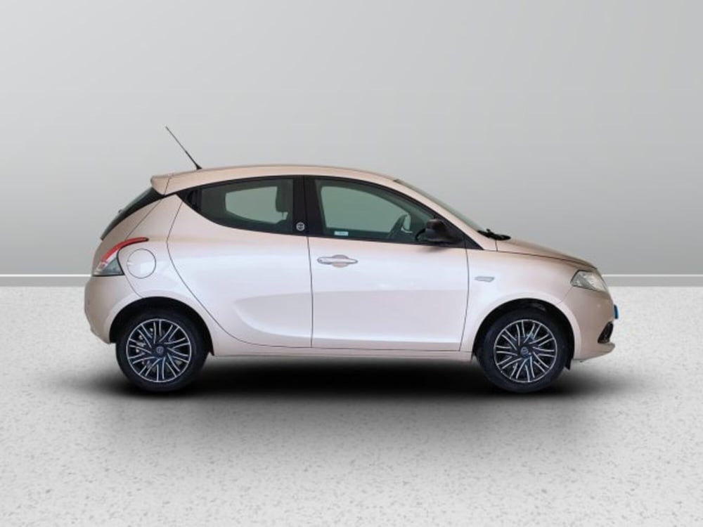 Lancia Ypsilon usata a Teramo (7)