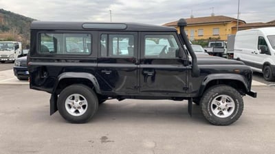 Land Rover Defender 110 2.4 TD4 CrewCab S  del 2009 usata a Massarosa