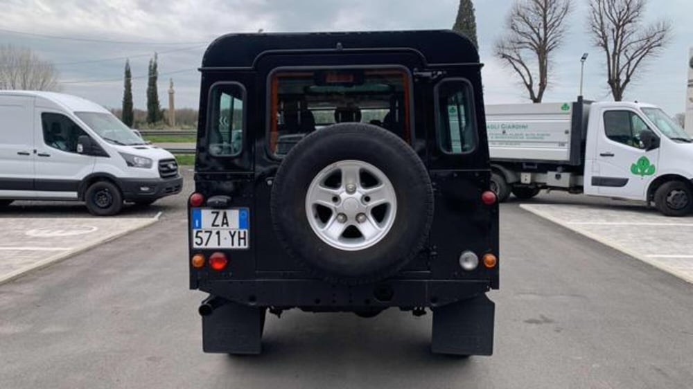 Land Rover Defender usata a Lucca (3)