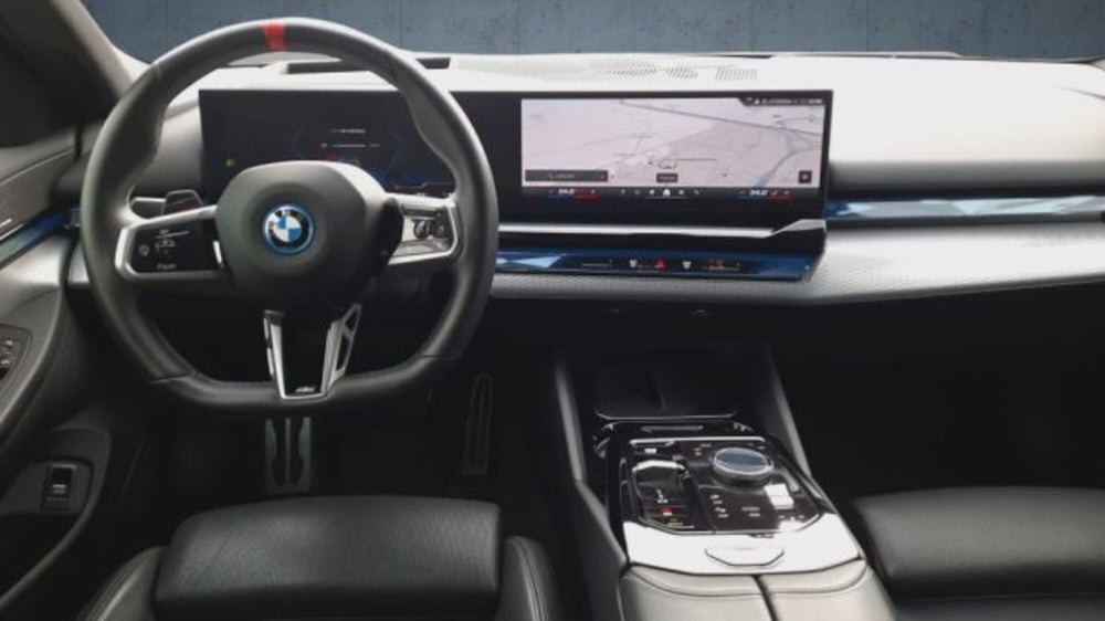 BMW i5 Touring usata a Verona (11)