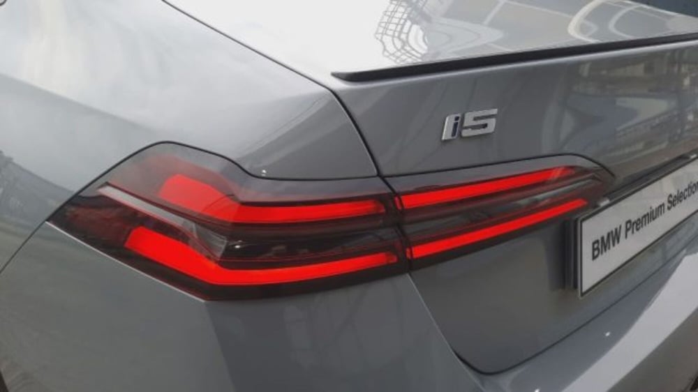 BMW i5 Touring usata a Verona (6)