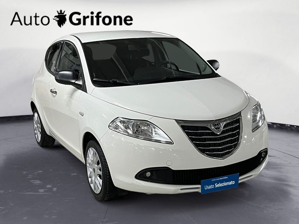 Lancia Ypsilon usata a Modena (7)