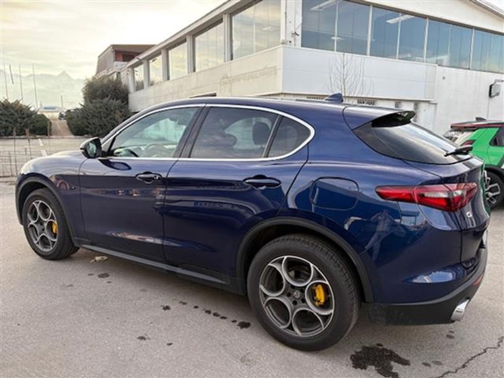 Alfa Romeo Stelvio usata a Torino (2)