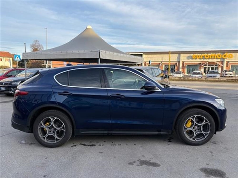 Alfa Romeo Stelvio usata a Torino (7)