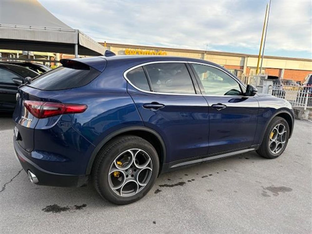 Alfa Romeo Stelvio usata a Torino (8)