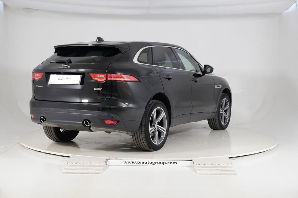 Jaguar F-Pace usata a Torino (4)