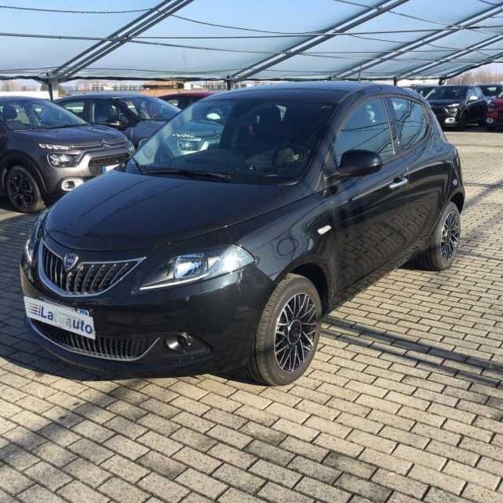 Lancia Ypsilon usata a Ravenna