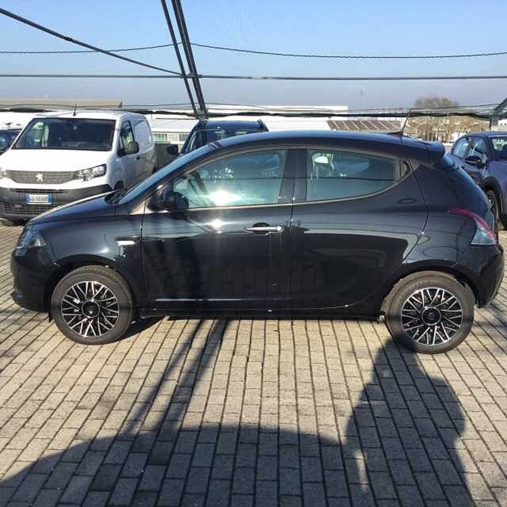 Lancia Ypsilon usata a Ravenna (8)