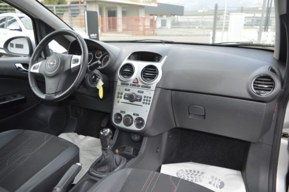 Opel Corsa usata a Latina (9)