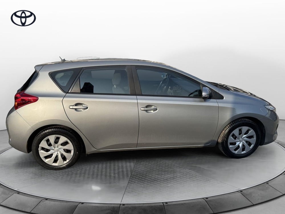 Toyota Auris usata a Como (13)