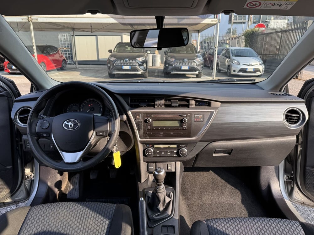 Toyota Auris usata a Como (7)