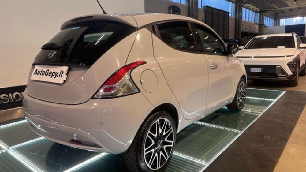 Lancia Ypsilon usata a Reggio Emilia (6)