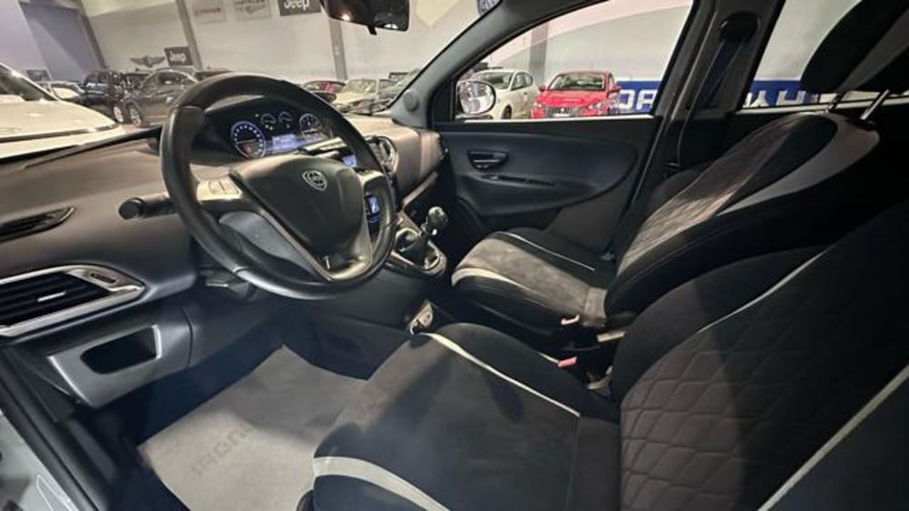 Lancia Ypsilon usata a Reggio Emilia (9)