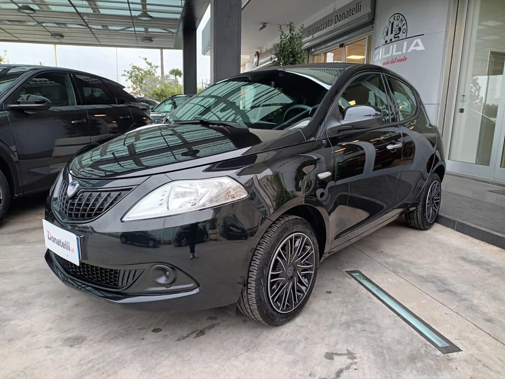 Lancia Ypsilon usata a Bari (3)