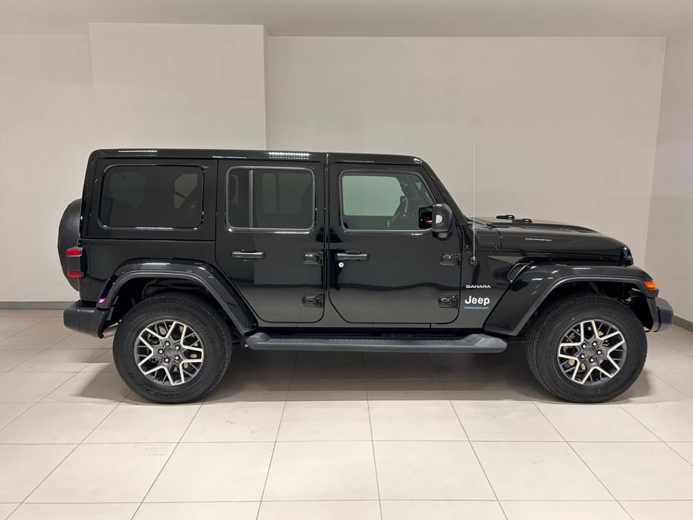 Jeep Wrangler Unlimited usata a Napoli (6)