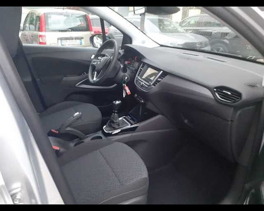 Opel Crossland nuova a Napoli (11)