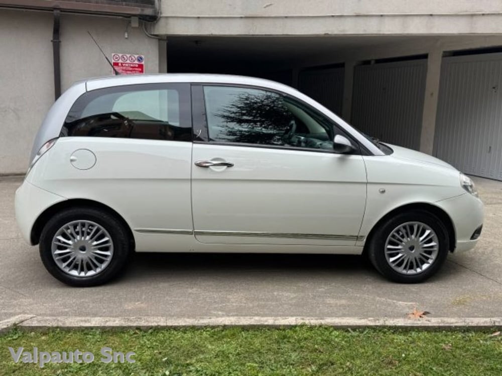 Lancia Ypsilon usata a Verona (5)