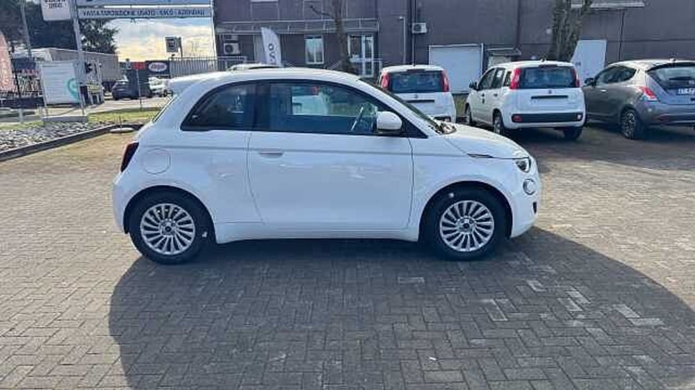 Fiat 500e nuova a Milano (6)