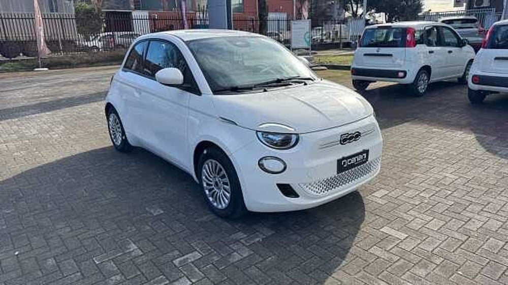 Fiat 500e nuova a Milano (7)