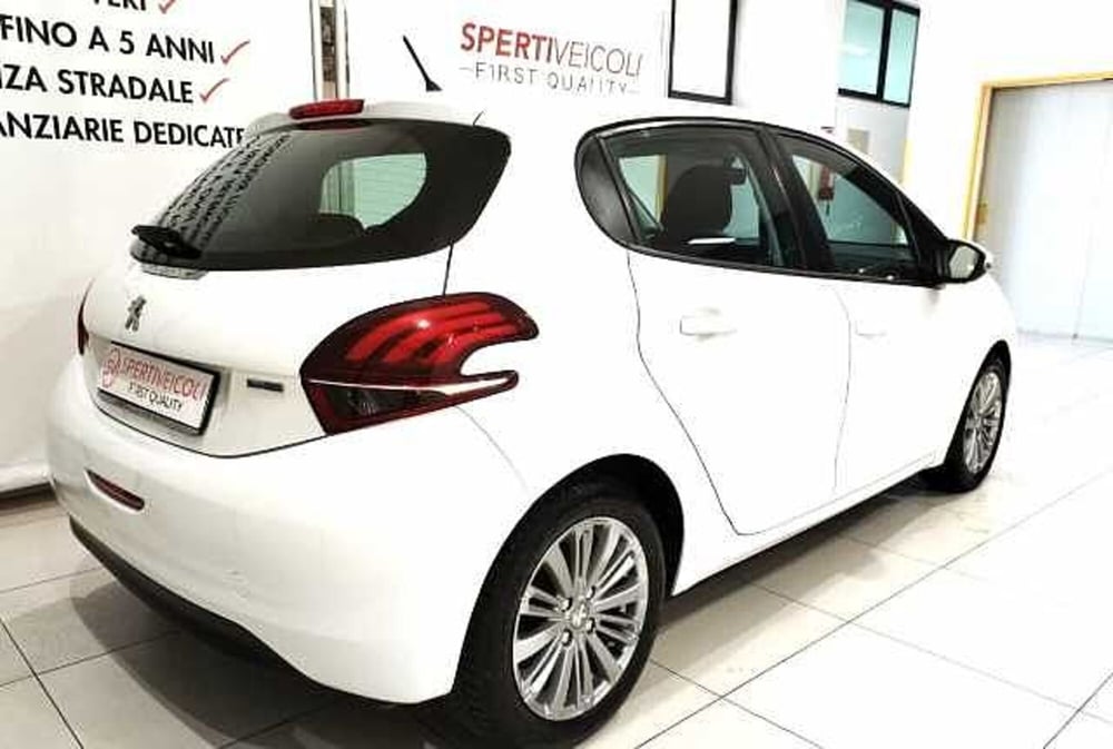 Peugeot 208 usata a Lecce (3)