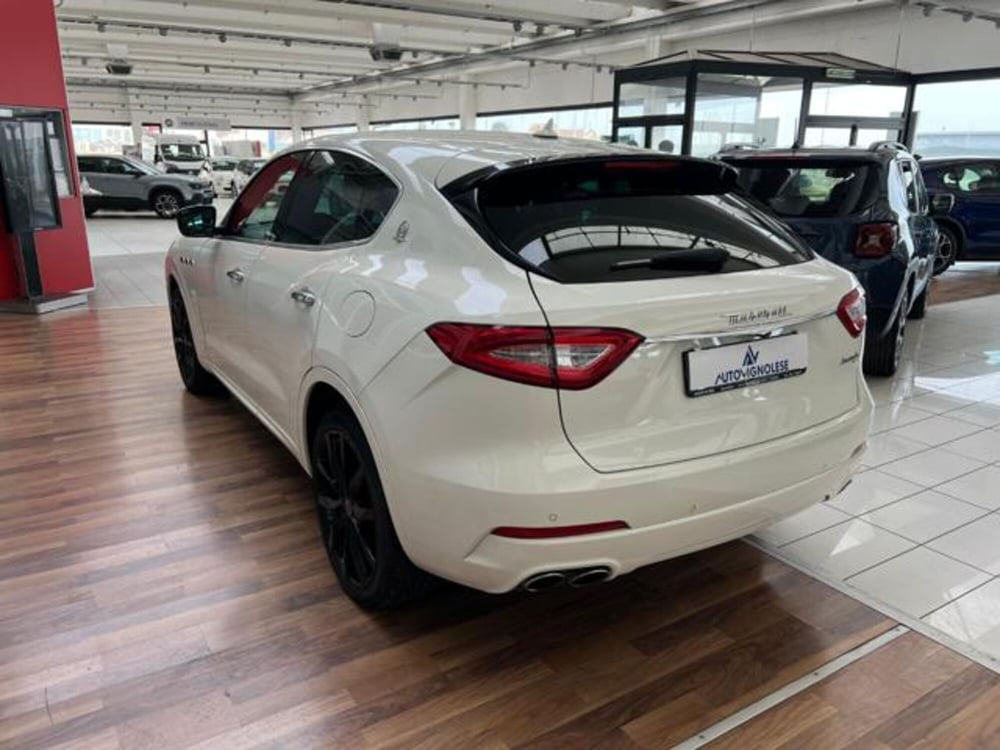 Maserati Levante usata a Modena (4)