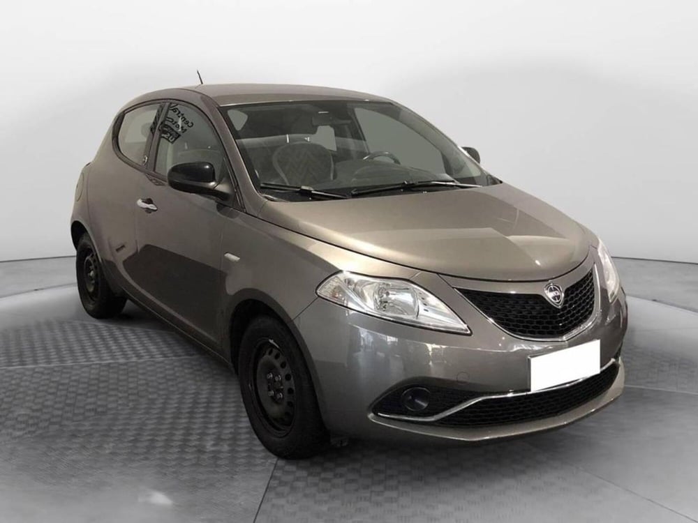 Lancia Ypsilon usata a Torino (3)