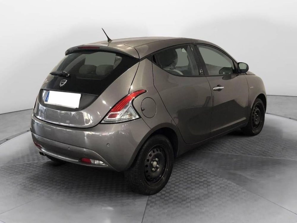 Lancia Ypsilon usata a Torino (4)