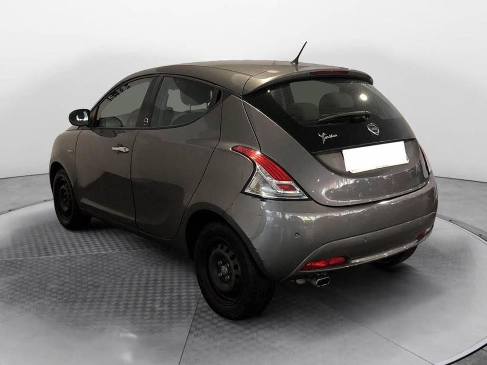 Lancia Ypsilon usata a Torino (6)