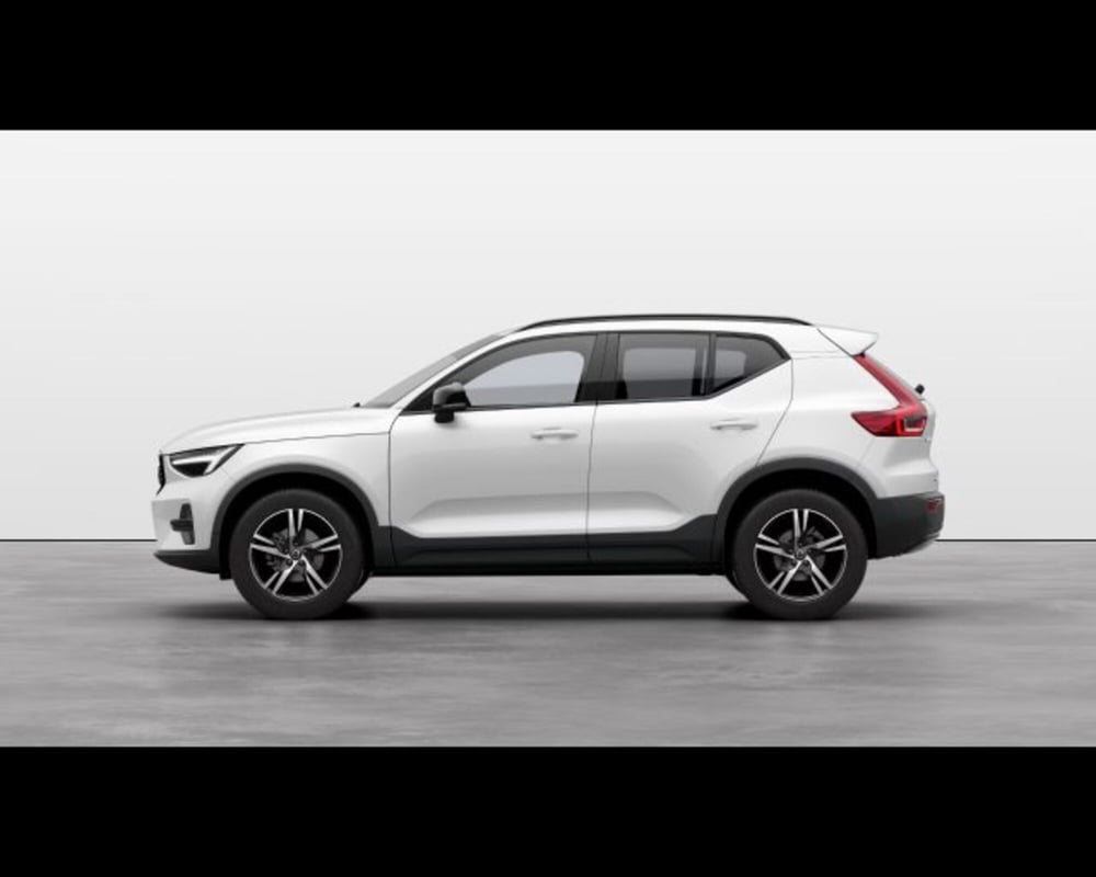 Volvo XC40 nuova a Treviso (2)