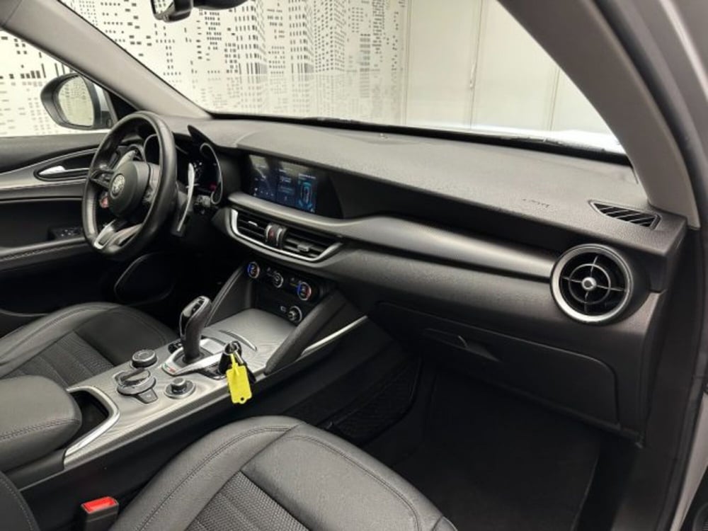 Alfa Romeo Stelvio usata a Cuneo (10)