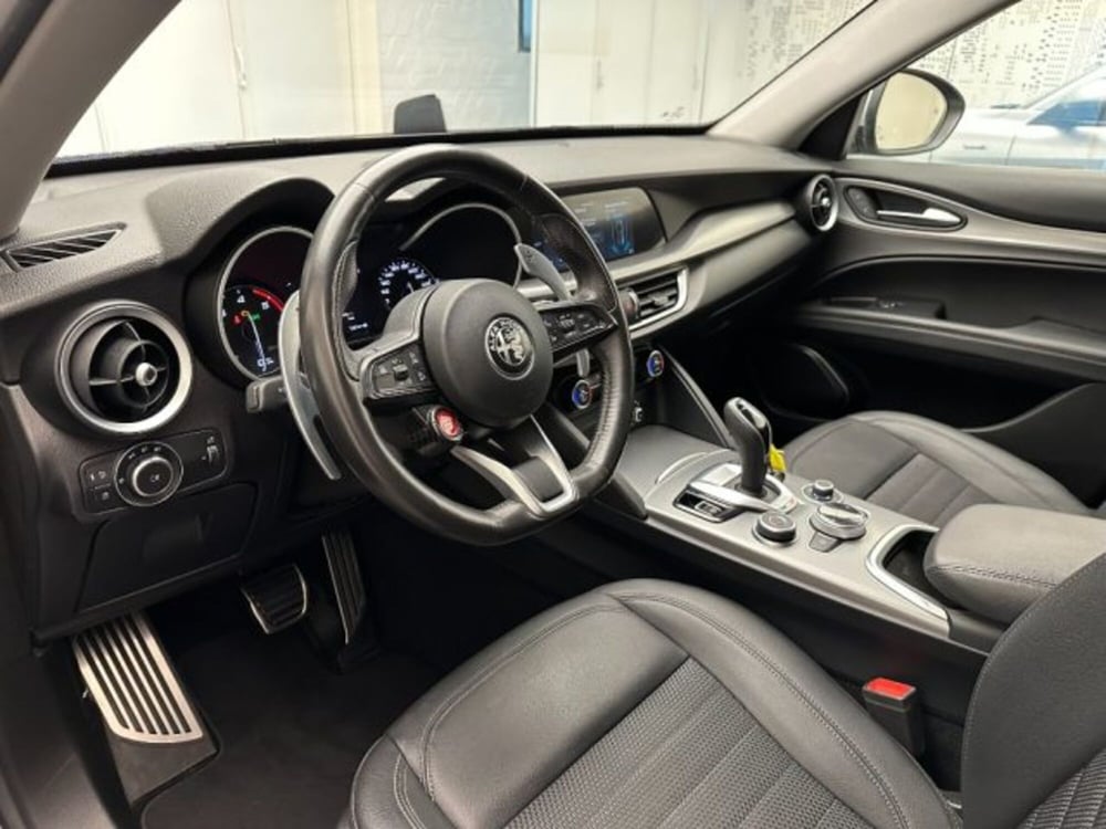 Alfa Romeo Stelvio usata a Cuneo (9)