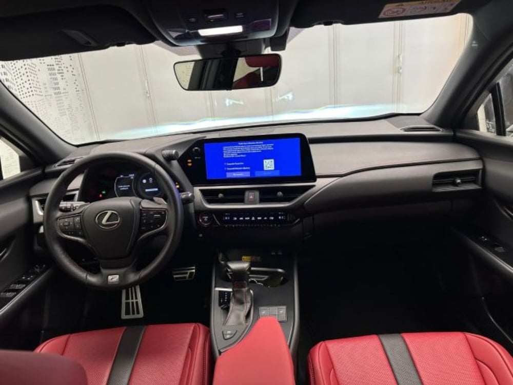 Lexus UX usata a Cuneo (11)